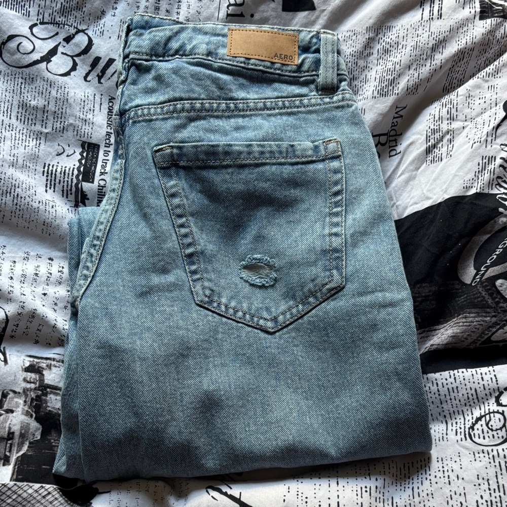 Ladies Aeropostale Size 24 Blue Jeans